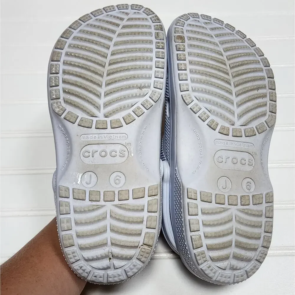 Crocs Classic Kids Clogs Sandals Size 6 Big Kids